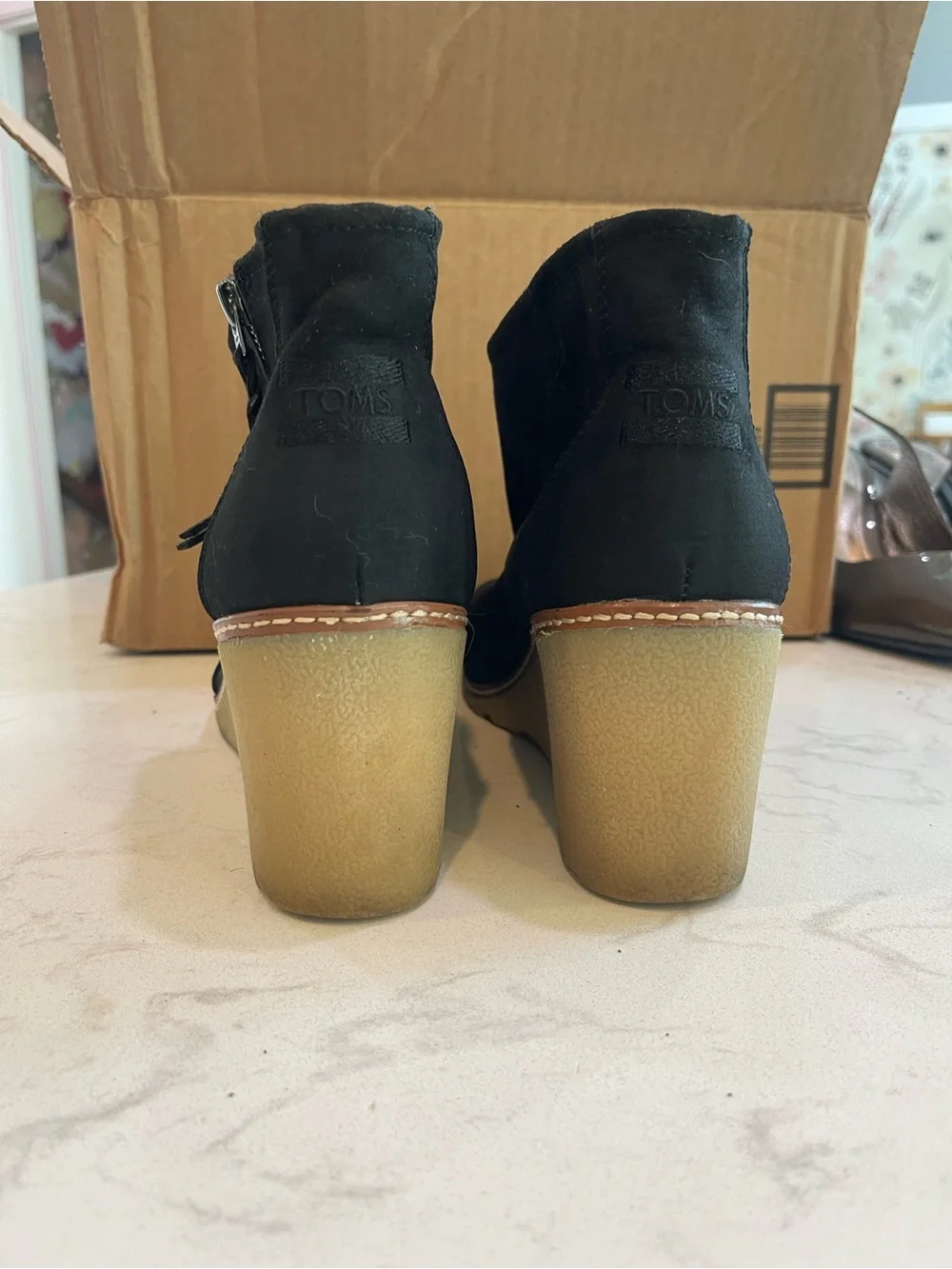 Toms classic black